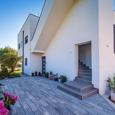 Apartamento Vista Mare 2 With Heated Pool Sveti Filip i Jakov