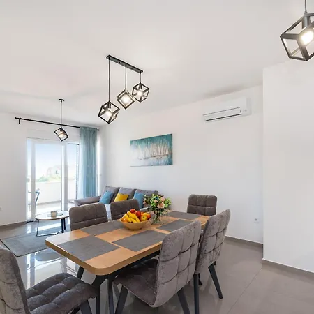 Vista Mare 2 With Heated Pool Apartamento *