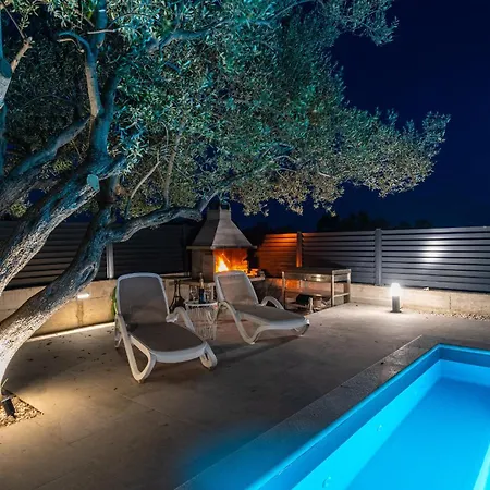 Апартаменты Vista Mare 2 With Heated Pool Свети-Филип-и-Яков
