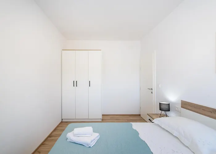 Vista Mare 2 With Heated Pool *