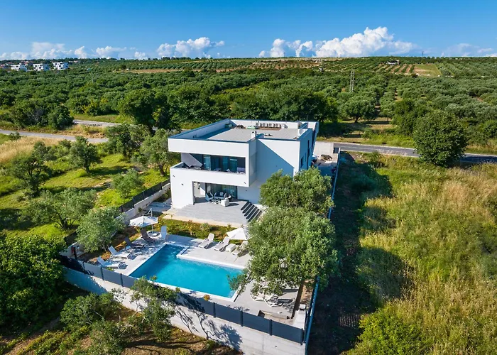 Apartment Vista Mare 2 With Heated Pool