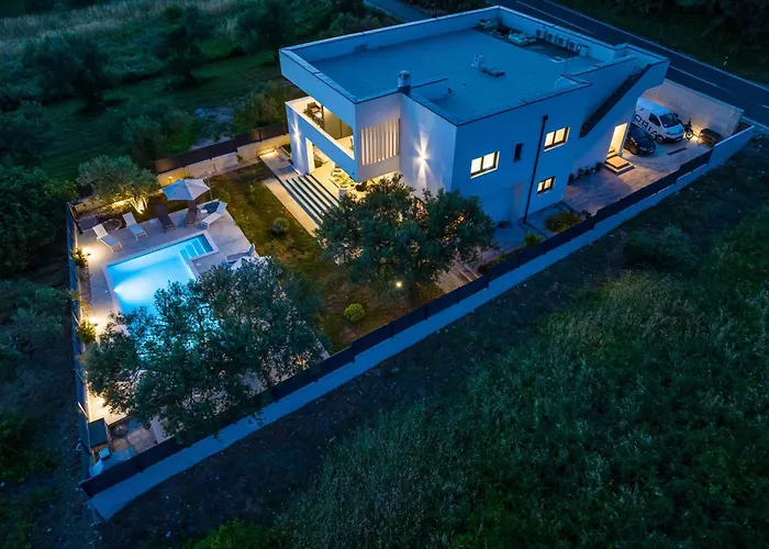 Vista Mare 2 With Heated Pool *