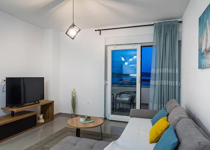 Apartment Vista Mare 2 With Heated Pool