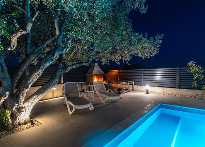 Apartment Vista Mare 2 With Heated Pool Sveti Filip i Jakov