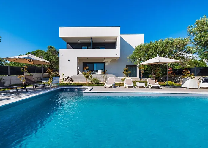 Vista Mare 2 With Heated Pool Apartment Sveti Filip i Jakov