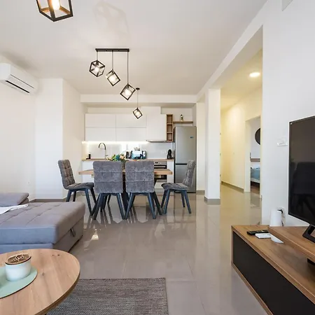 Vista Mare 2 With Heated Pool *