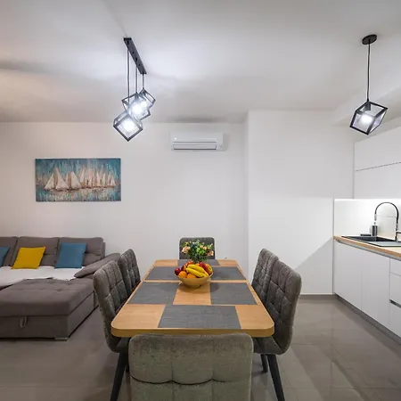 Vista Mare 2 With Heated Pool Sveti Filip i Jakov