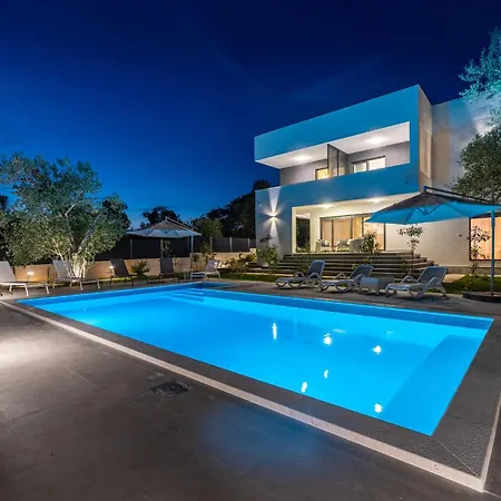 Vista Mare 2 With Heated Pool