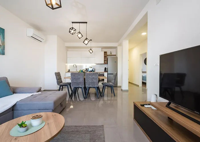 Vista Mare 2 With Heated Pool *